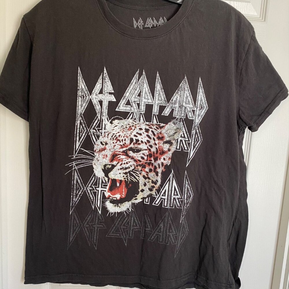 Def Leppard Graphic Tee With Leopard Print Design Black Cotton Unisex Size M